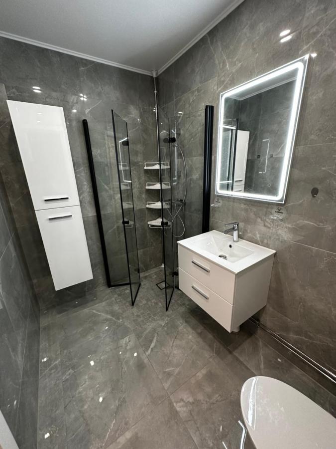 Luxurious 2-Room Apartment In Central Бурос Экстерьер фото